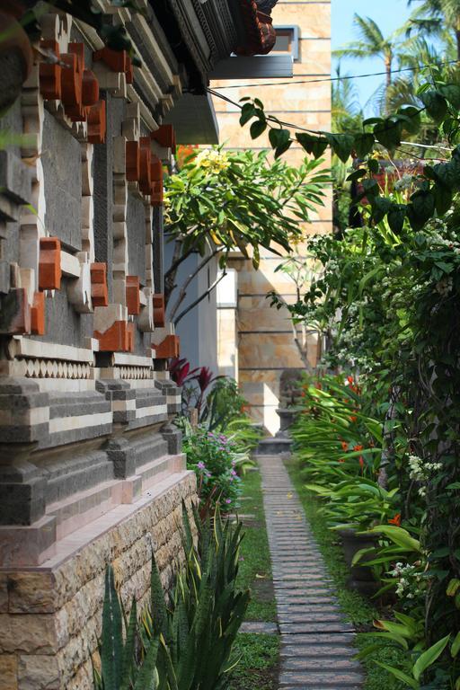 Lotus Tirta Seminyak Exterior foto