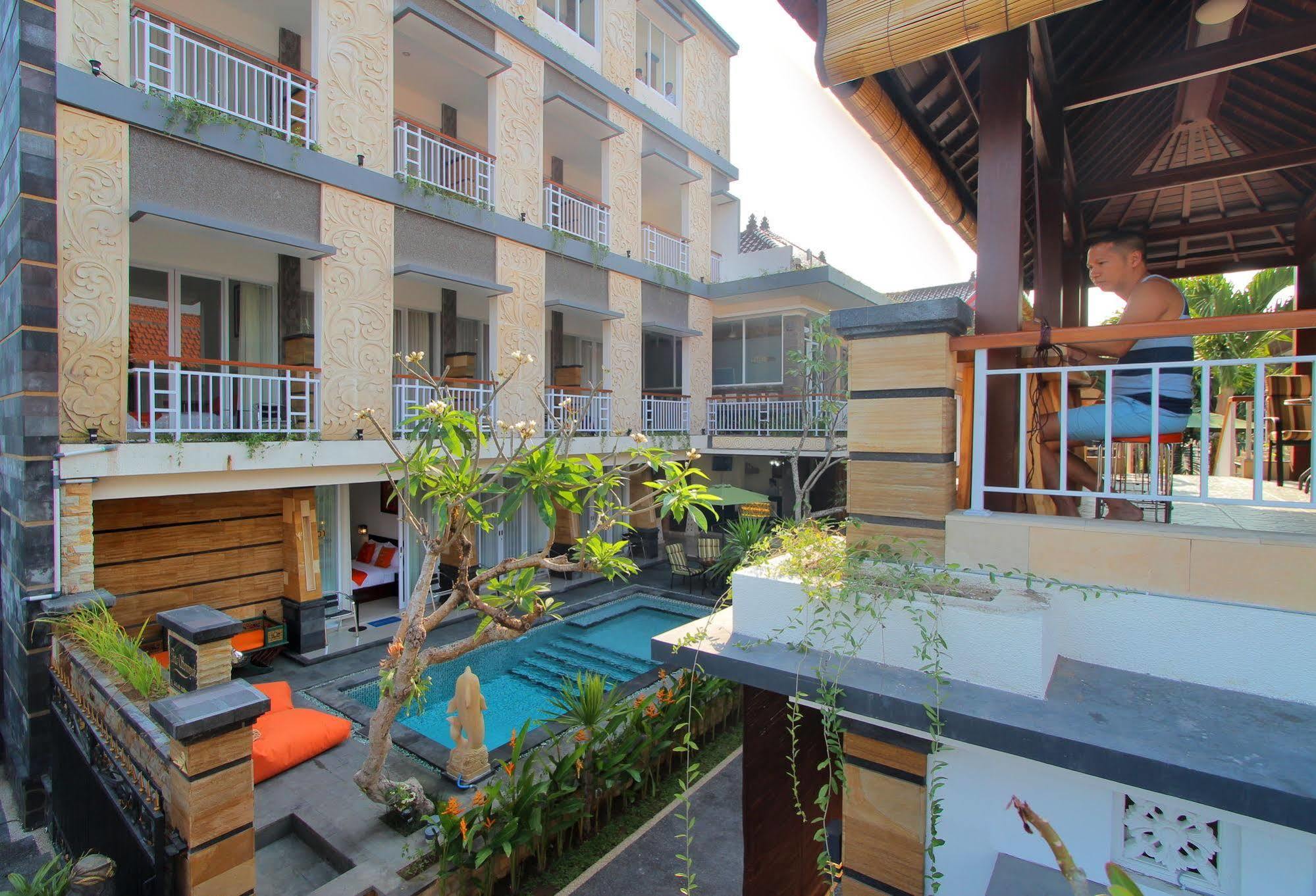 Lotus Tirta Seminyak Exterior foto
