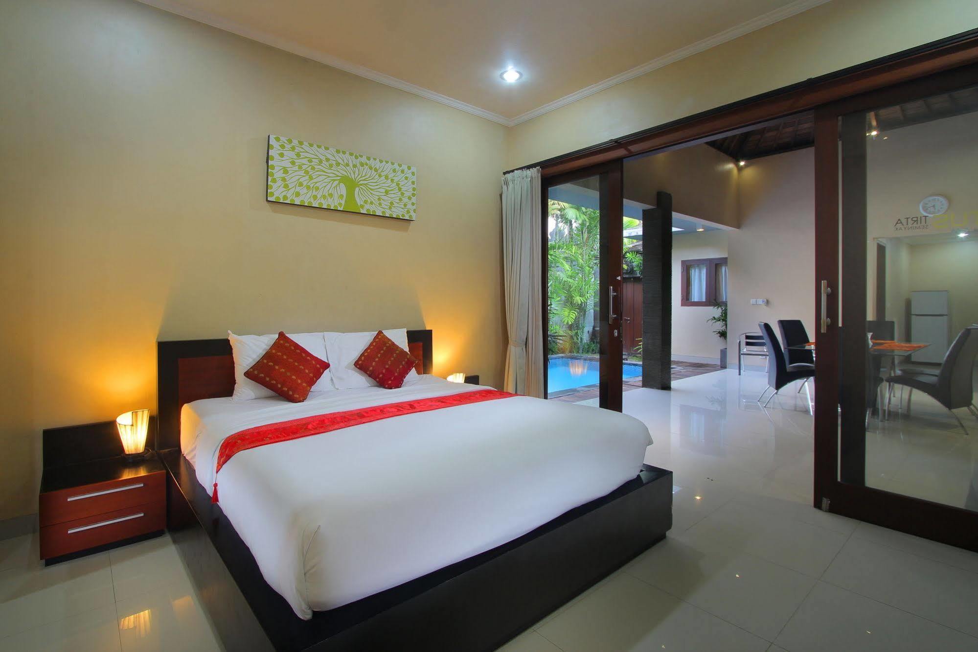 Lotus Tirta Seminyak Exterior foto