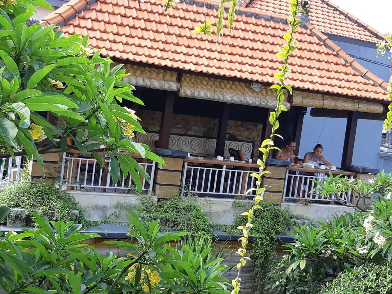 Lotus Tirta Seminyak Exterior foto